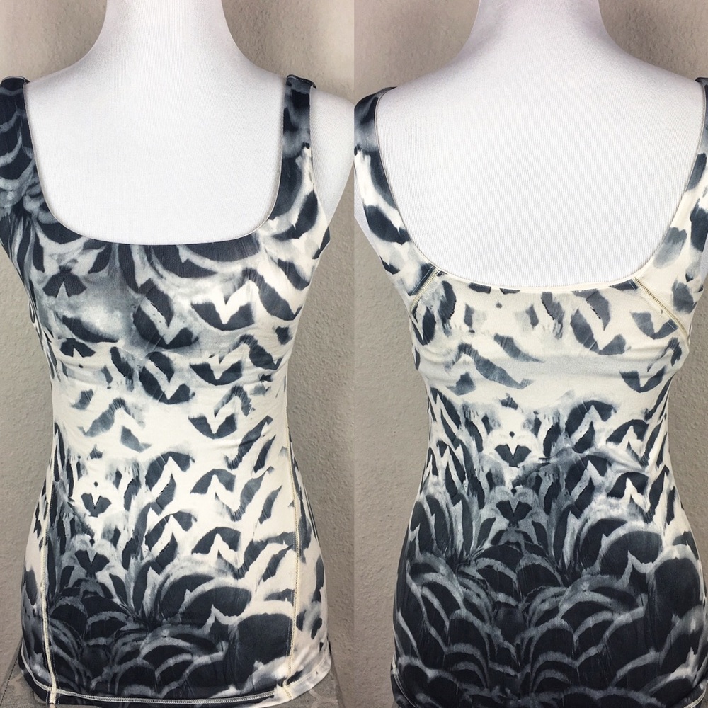 Lululemon 🍋 Amala Tank Top Black White